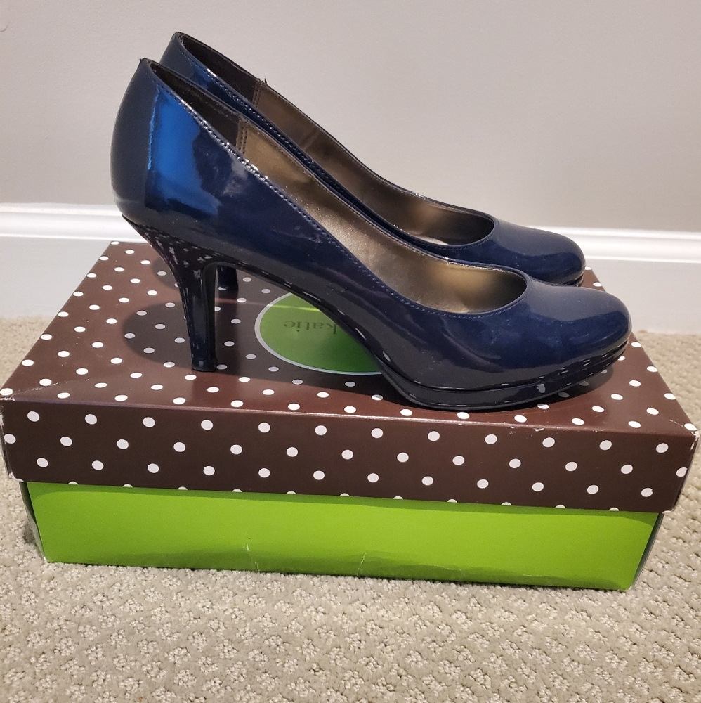 Blue patent platform pump (7.5)